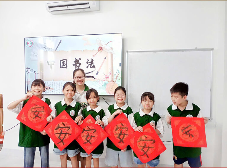 Workshop thư pháp – trải nghiệm đáng nhớ cho các bạn nhỏ lớp Yingtao 3